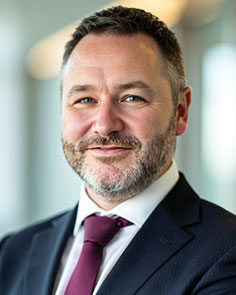 Dr Ewan MacDermid
