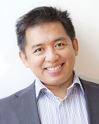 Dr George Gayagay